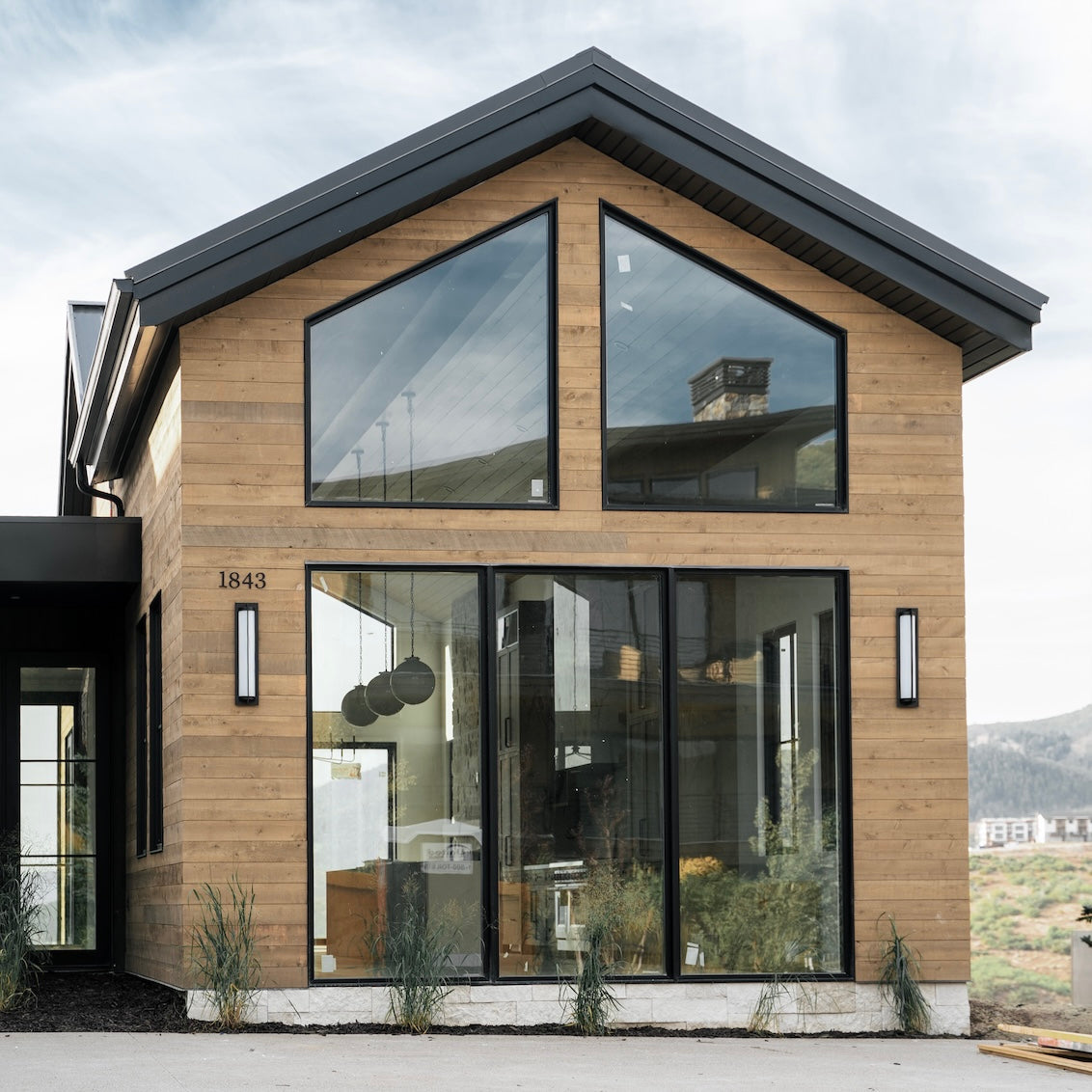 CONTEMPORARY CHARACTER WITH WHITE CEDAR